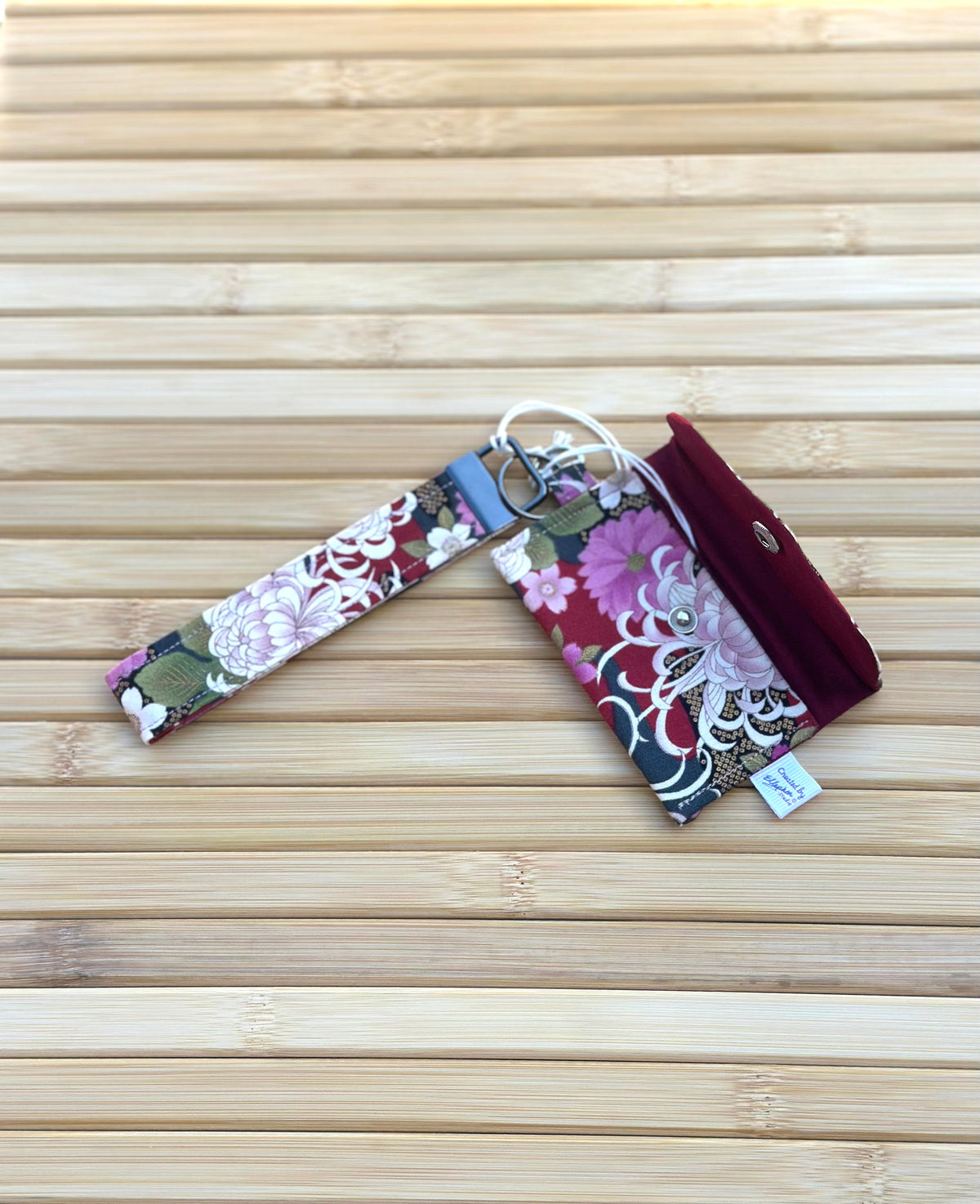 Rotes Kimono-Kartenetui und Armband-Set