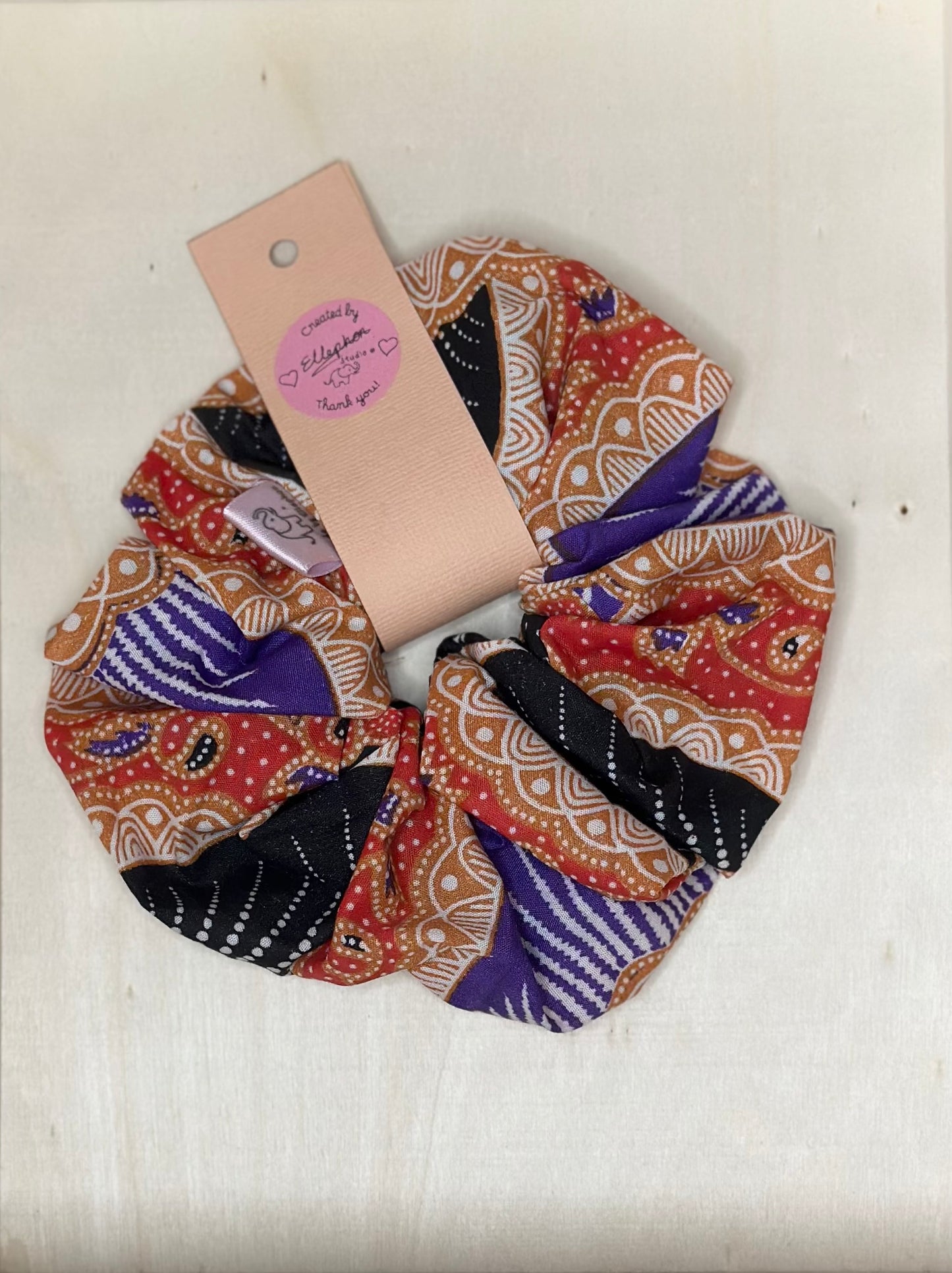 Oranye Hitam Batik Hair Scrunchie